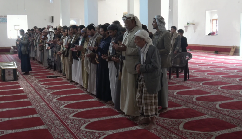صنعاء.. تشييع جثمان الشهيد علي أحمد الأسلمي في مديرية بني حشيش